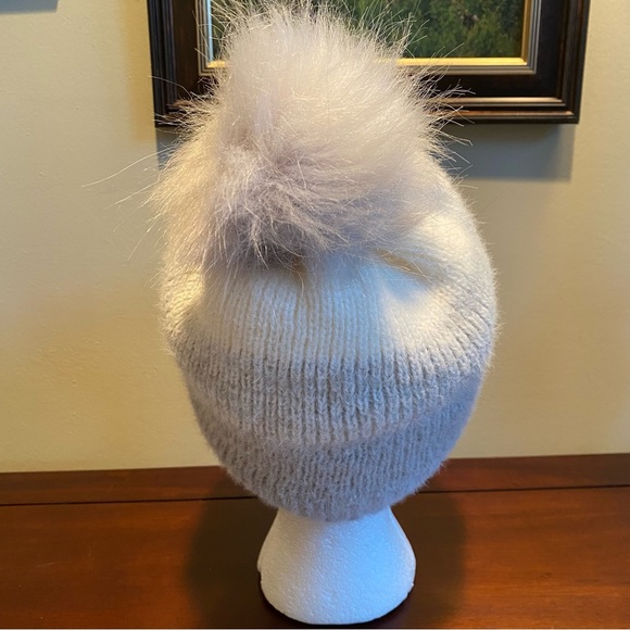 Faux Fur Grey/Cream Pom Pom Beanie Hat - Picture 2 of 5